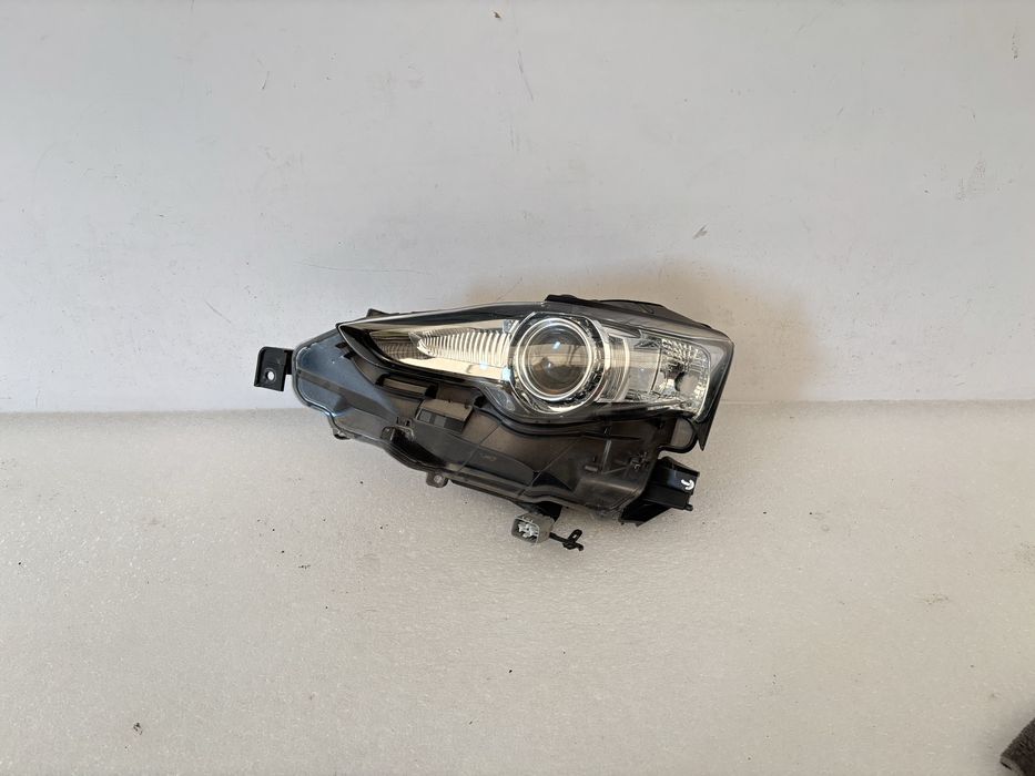 Lexus IS III 3 lampa lewy przód lewa przednia