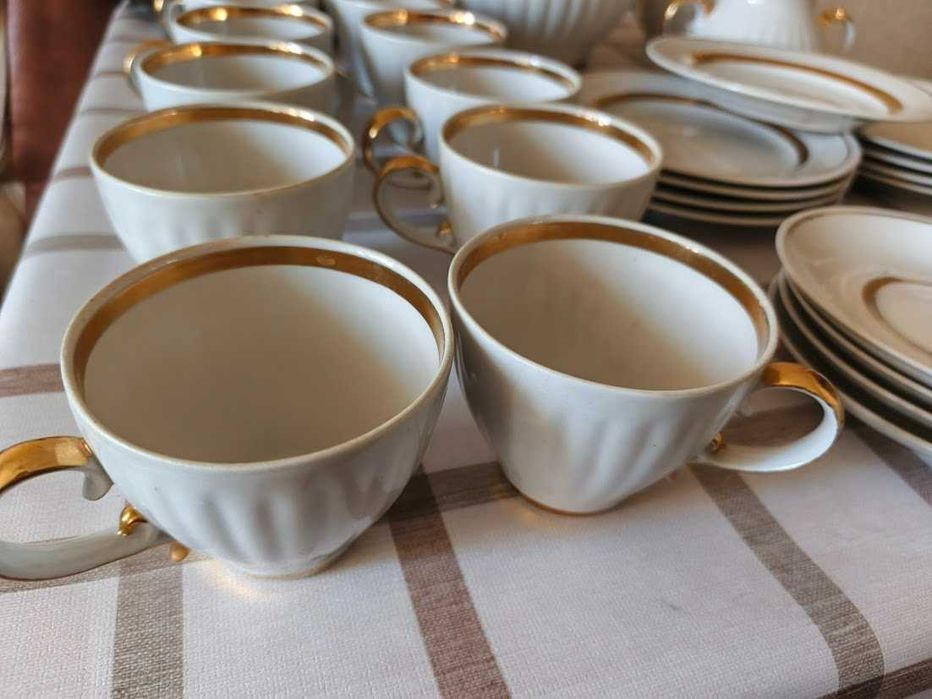 Сервіз вінтаж 46 елементів із сусальним золотом