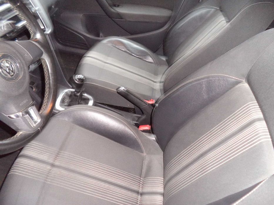 W  POLO  1.2-gasolina  180000 km-2013