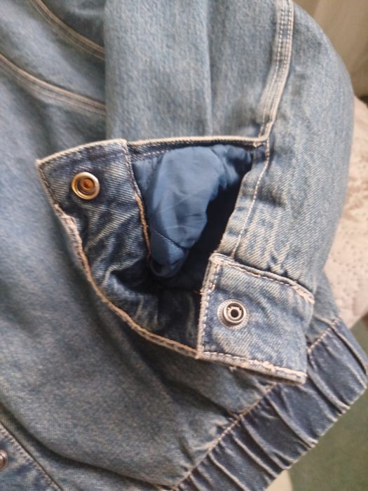 Продам джинсовую куртку Colins