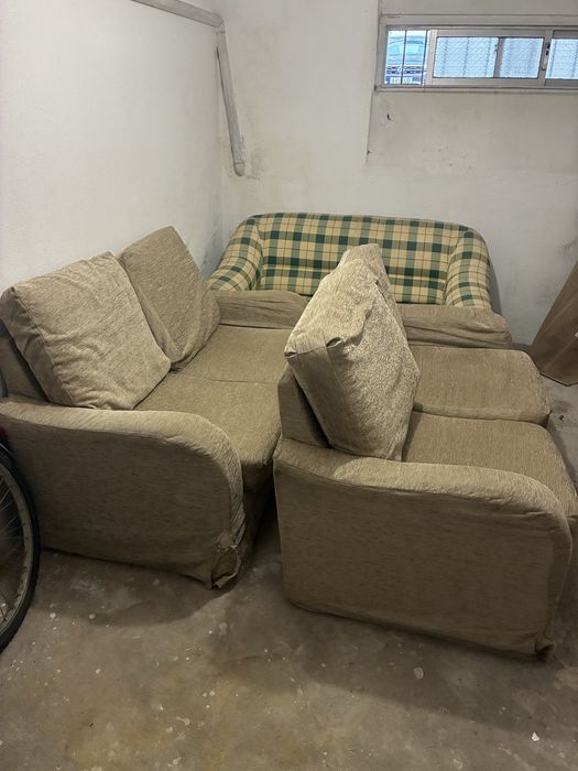 Doação 2 sofas identicos