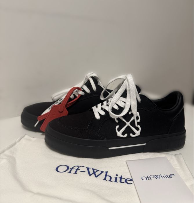 NOWE Off-White sneakers – must have!