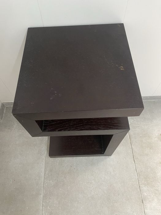 Movel de apoio ou comoda em vengue