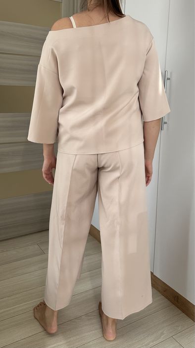 Костюм жіночий