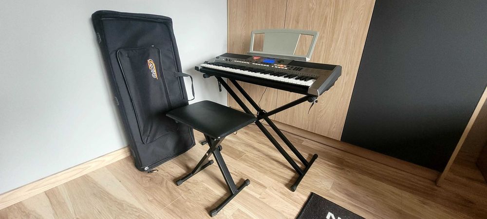 Keyboard Yamaha PSR E443