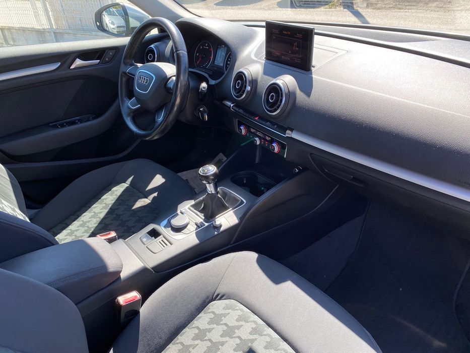 AUDI A3 1.6 TDI  162 mil kms - NACIONAL