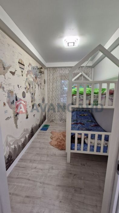 Продам трикімнатну квартиру Козача 39