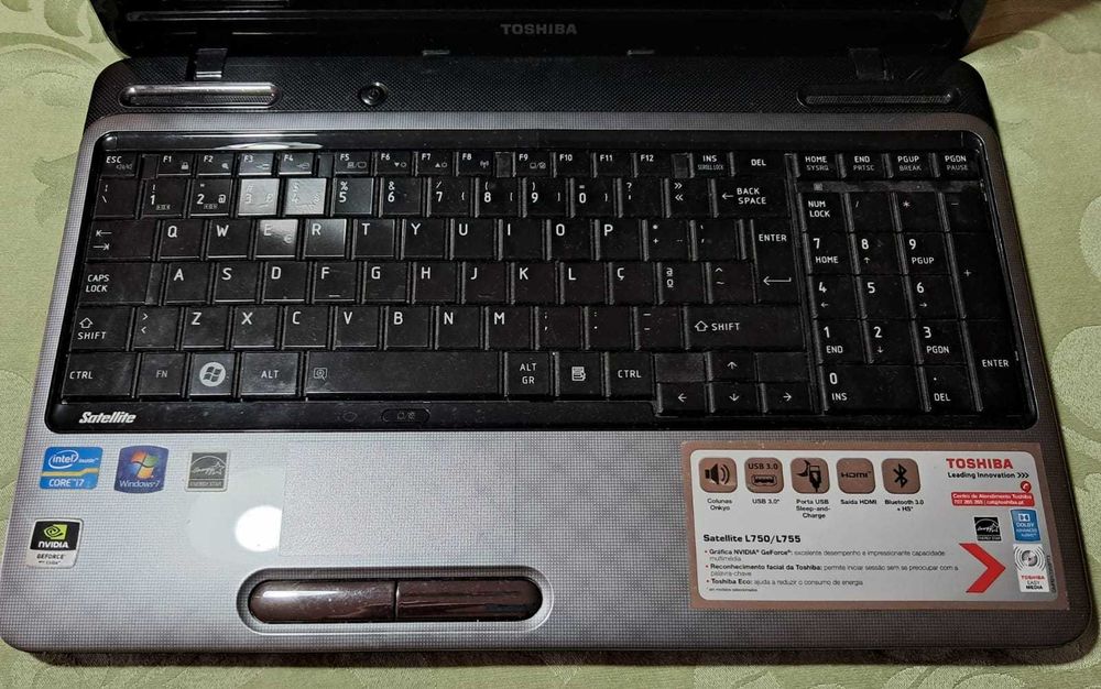 Portátil PC Laptop Toshiba Satellite L755-1NM (com avaria)