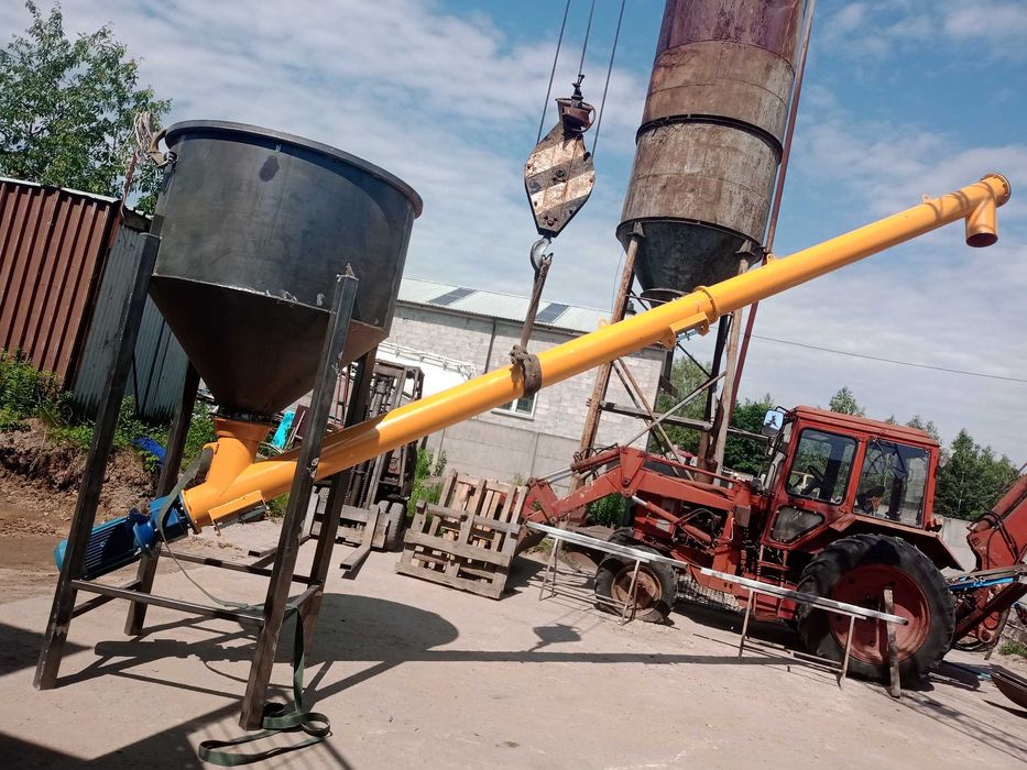 silos na cement poj. 50 t z podajnikiem ślimakowym 12 m