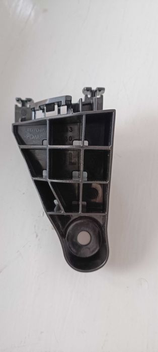 Кронштейн бампера лівий зад. Toyota CH-R 52563-F4030