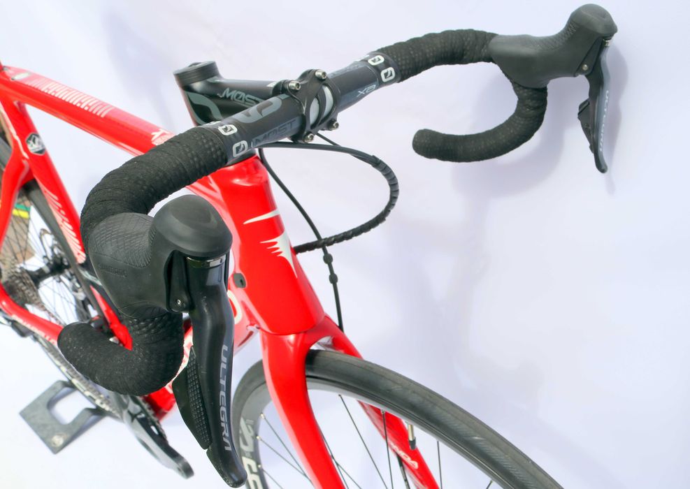 Włoska szosa PINARELLO GAN Disc ultegra Di2 roz. 56