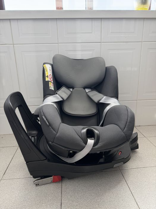 Britax Romer DualFix M iSize 360