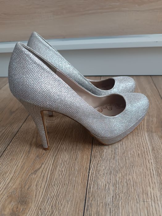 Srebrne czułenka next