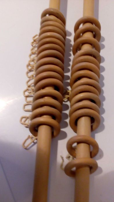 Drewniany karnisz 2 m długości wraz z żabkami