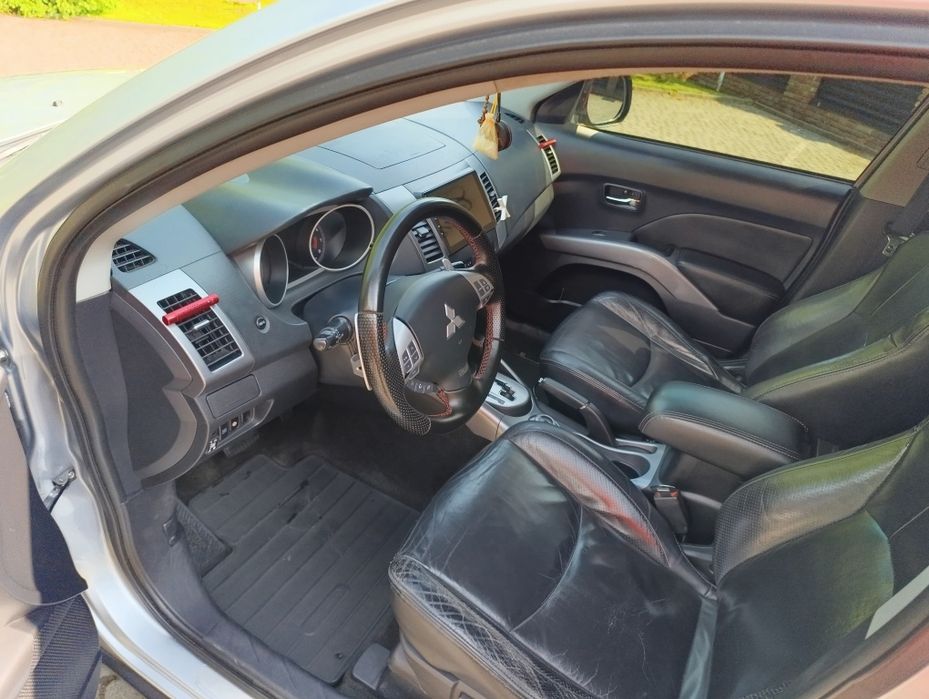 Mitsubishi Outlander XL