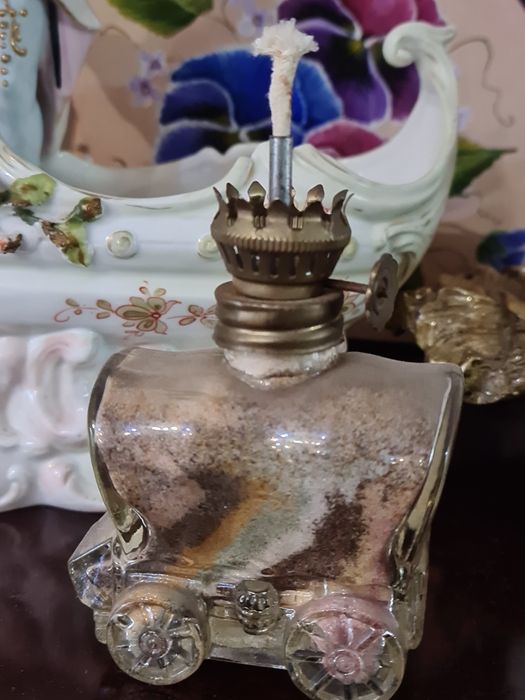 Szklana lampka naftowa