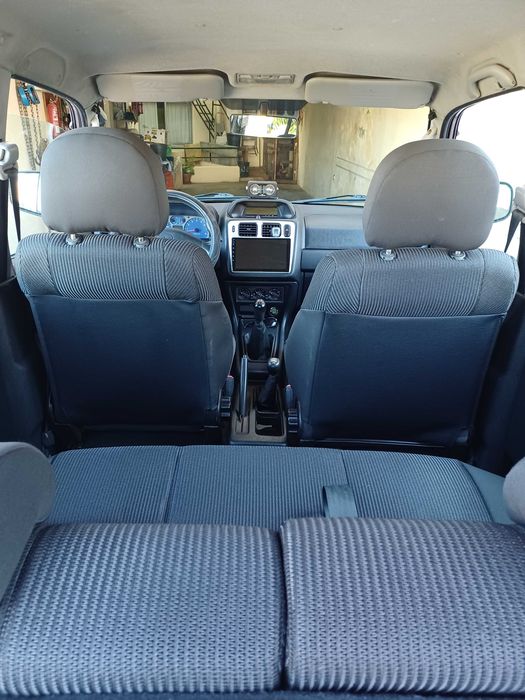 Mitsubishi Pagero Pinim 2001