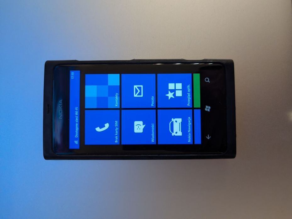 Nokia  Lumia 800
