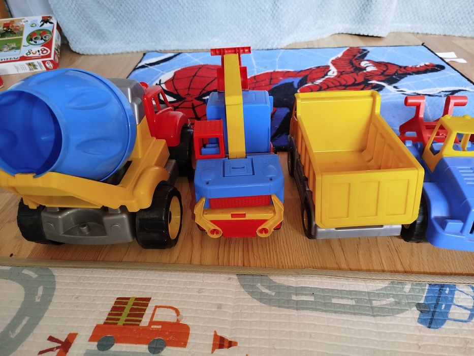 Pojazdy budowlane auta Wader 5 sztuk plus gratis