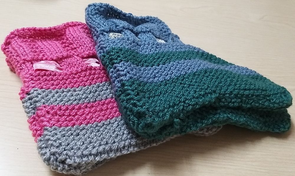 Botinhas em lã para os avós.