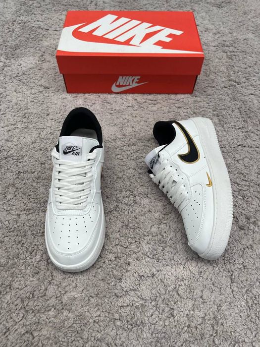 Venda de roupa e tablets