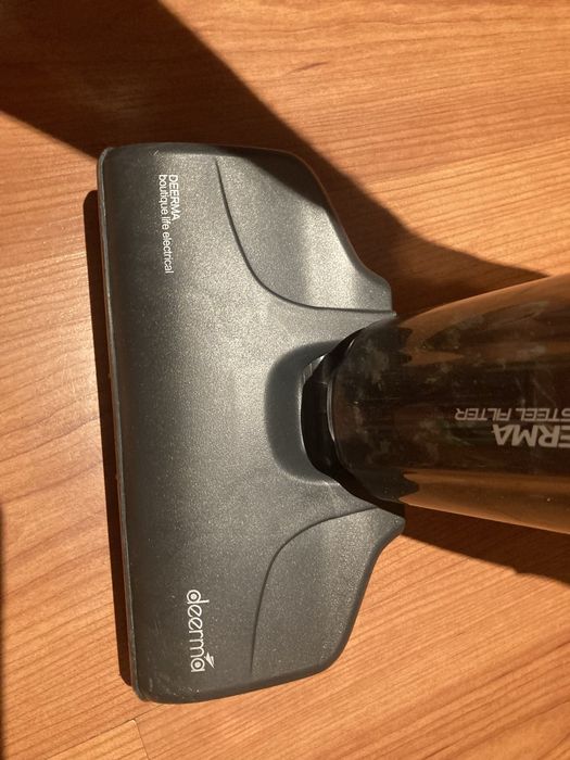 Aspirador mao com fio marca Deema