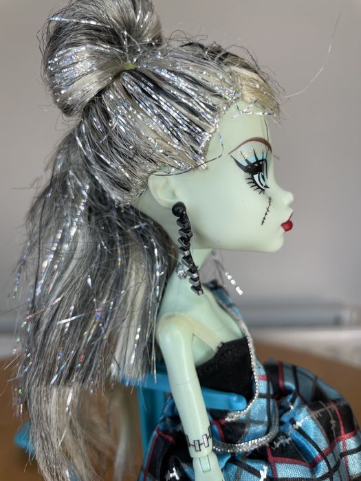 с подставкой Френкі Sweet 1600 Frankie Stein Monster High