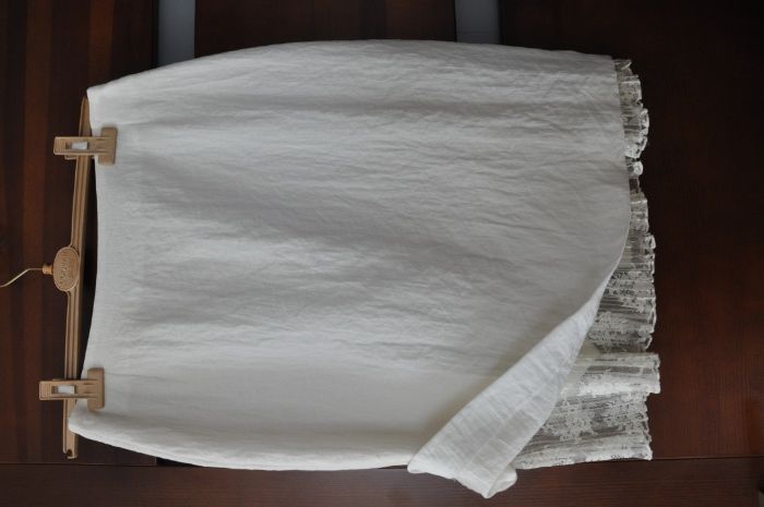 Elegancka garsonka z koronką, żakiet i spódnica, rozmiar 40, ecru