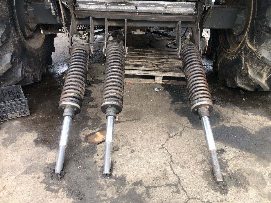 040510, 040713 циліндр гідравлічний CLAAS LEXION
