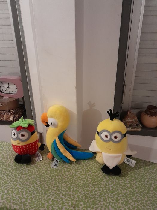 Vendo Três Peluches muito bonitos como novos
