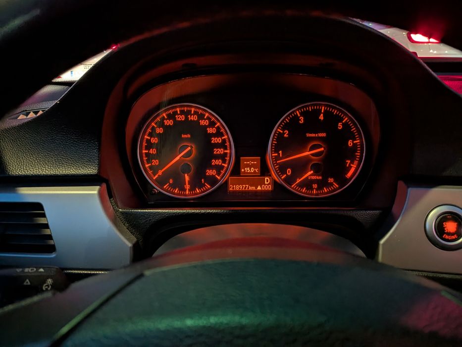 BMW Seria 3  320i automat