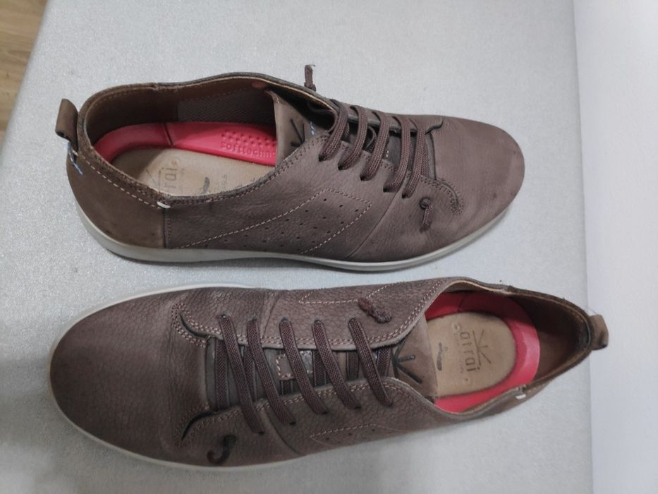 Sapatos homem 43