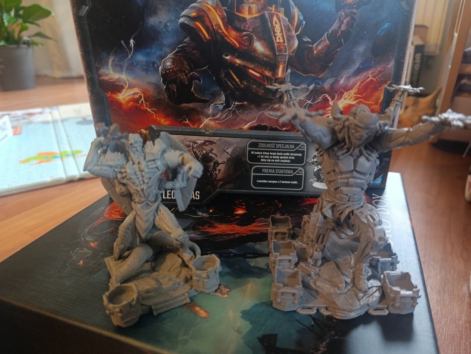 Lorda of Hellas i Warlord Box i dodatkowe figurki