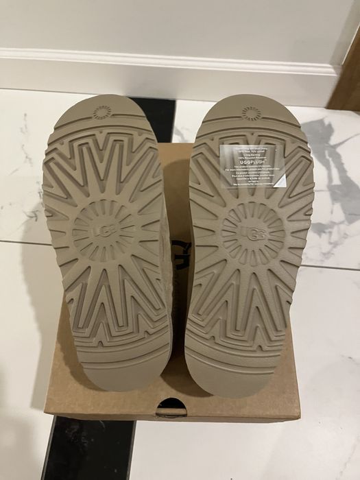 Ugg tazz slipper