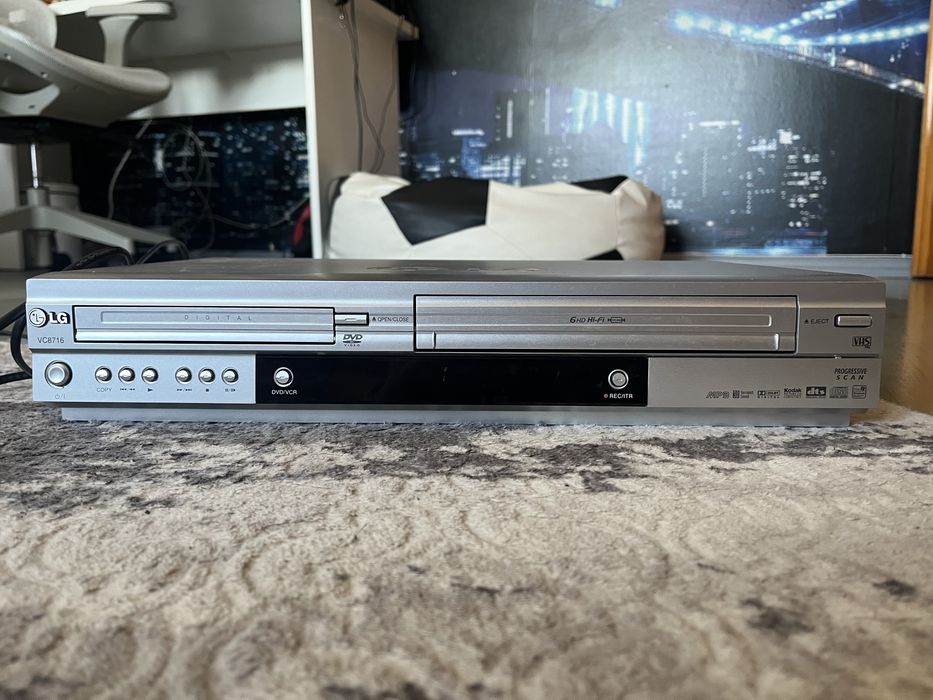 Odtwarzac dvd vhs LG