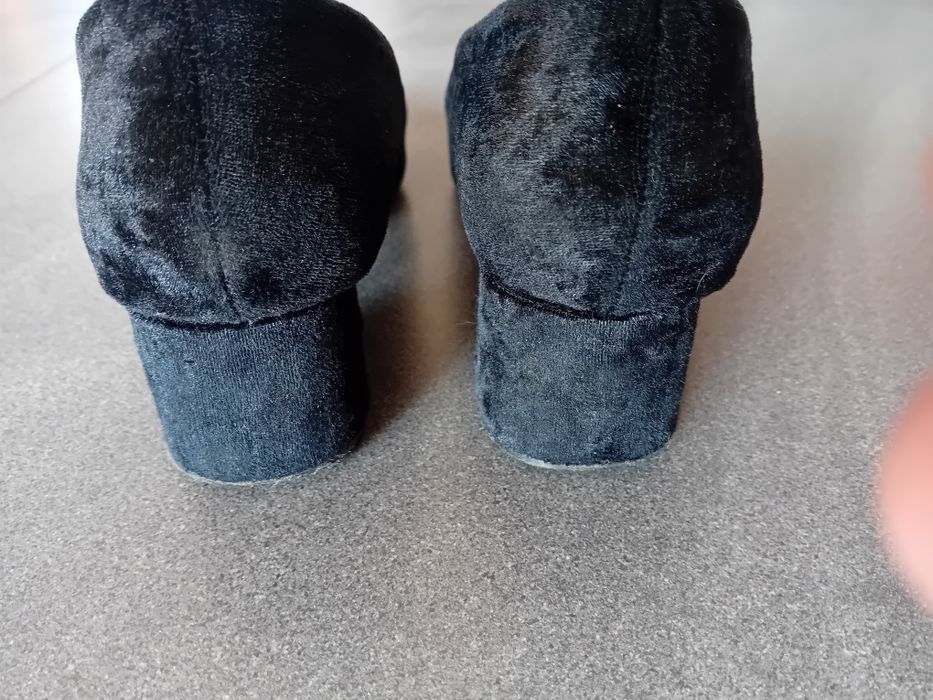 Welurowe czółenka Reserved 37