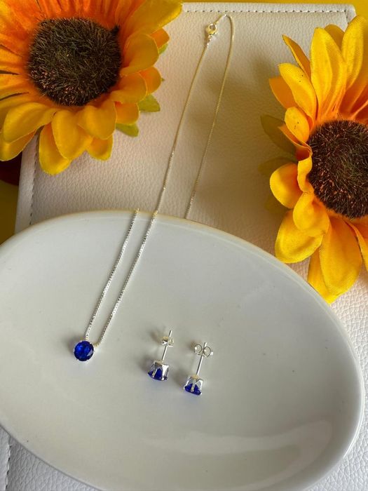 Conjunto folheado a prata,  com zirconia azul, semijoia de qualidade