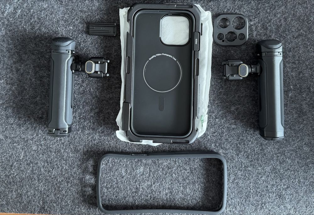 SmallRig kit de filmagem para iPhone / smartphone com cage + 2 handles + adaptadores