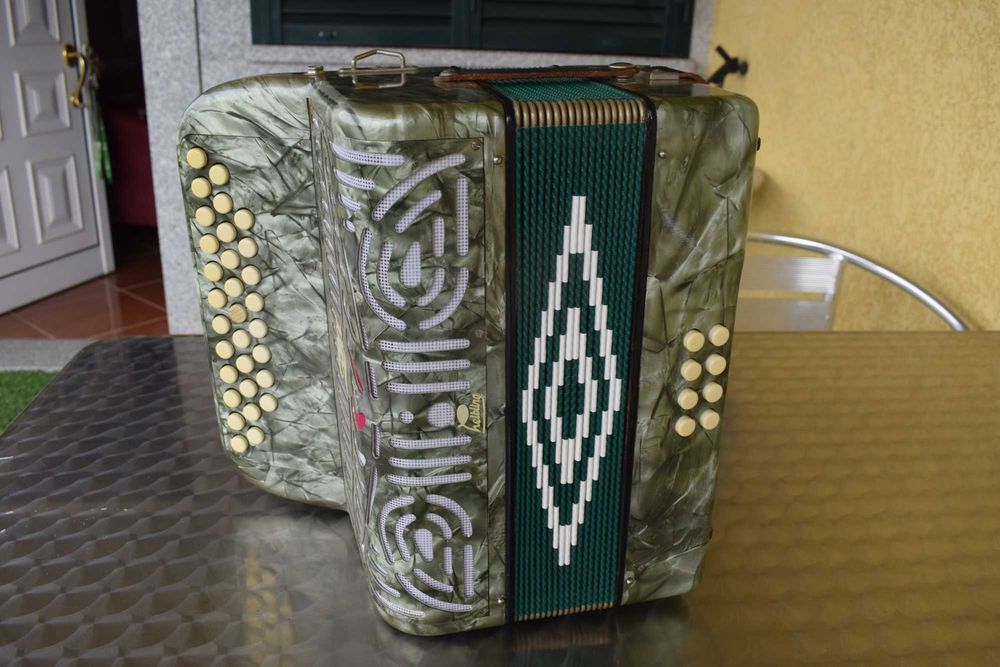 Concertina Tel 2 voz. Sol# Do# Fa#