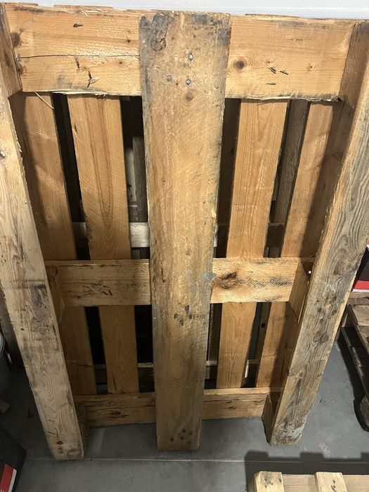 Піддони велика кількість район епіцентру