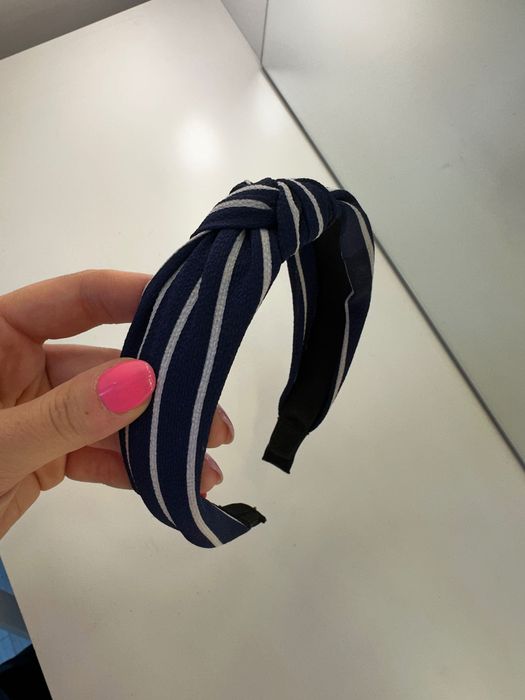 Opaska na włosy granatowo-biała w paski