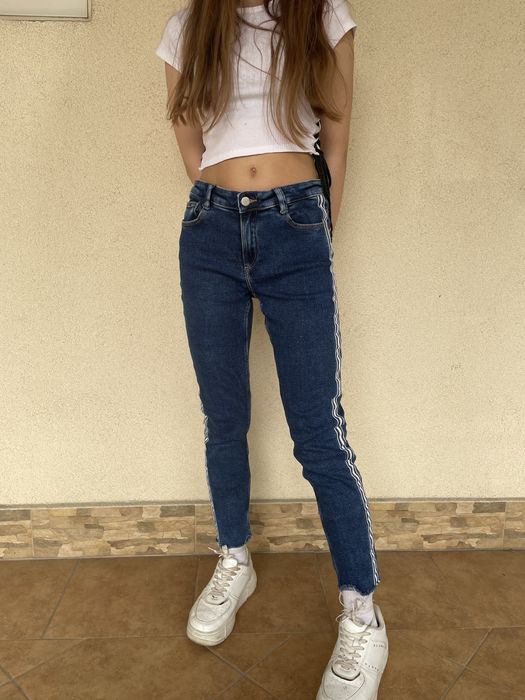 Spodnie jeansy z lampasami straight