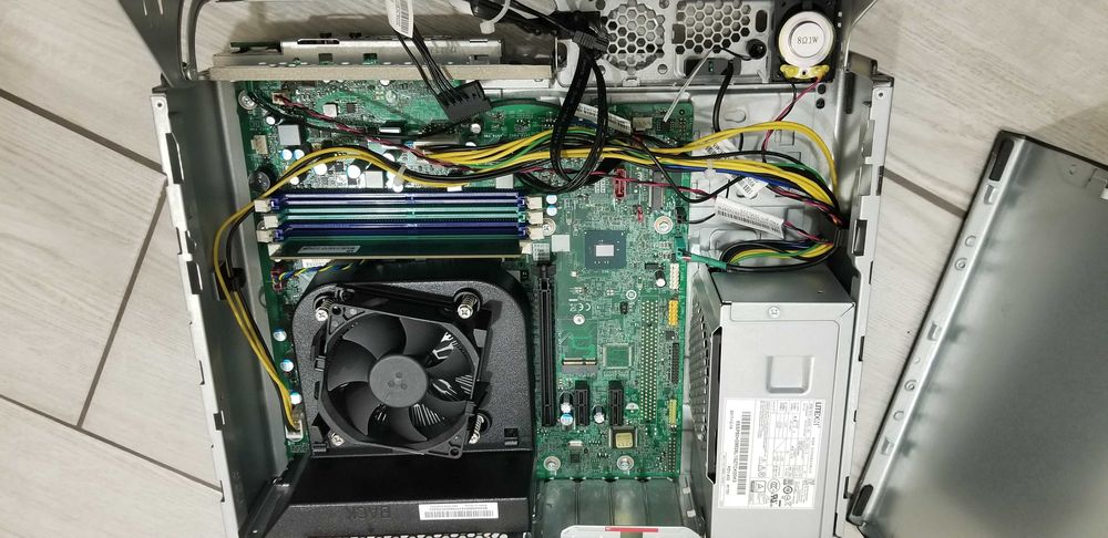 Lenovo ThinkCenter M710s Intel i5-7400 ram 4 GB
