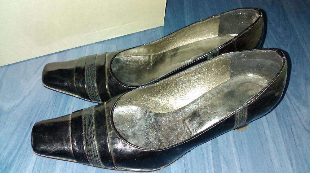 Czarne skórzane buty