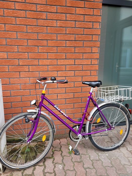 Spredam komod w idealnym stanie.