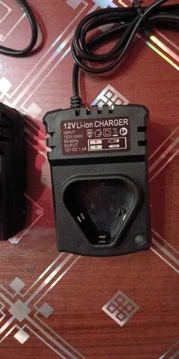 Зарядка аккумулятора шуруповерта 12в Зарядний пристрій для шуруповерта