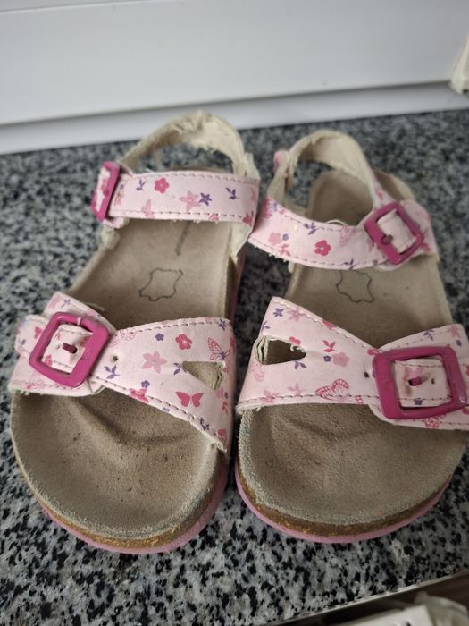 Віддам безкоштовно сандалі та крокси дитячі, р.29