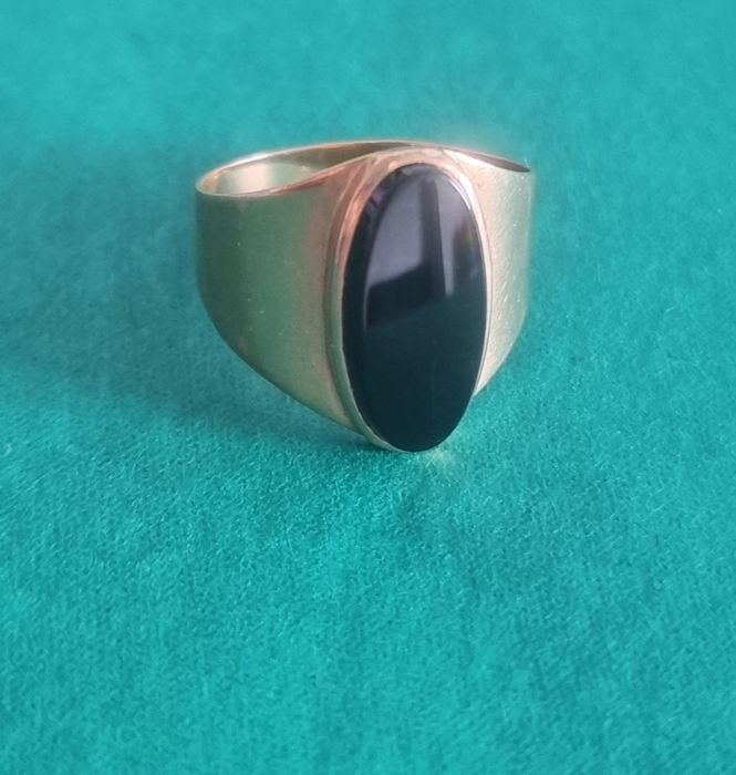 Anel ouro 19k com onix preto