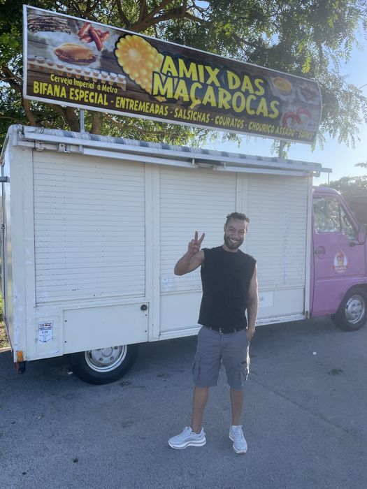 Vendo FOOD TRUCK pronta a trabalhar e legalizado Renault master  Bifanas , Cocktail e Maçarocas  30.000€