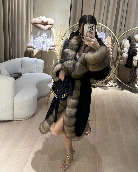 Шуба пальто з натуральним хутром